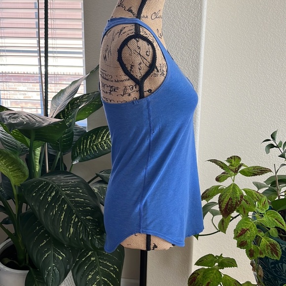 Lululemon Top. Gently used side has small rip not - Picture 11 of 15